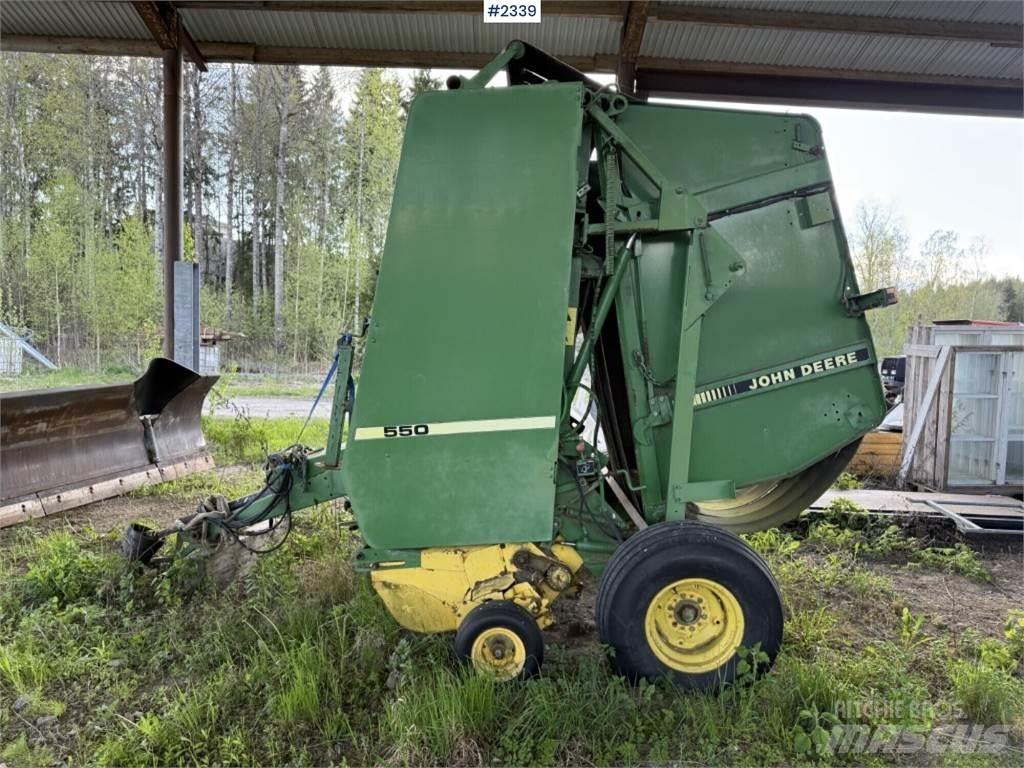 John Deere 550 Rituļu preses