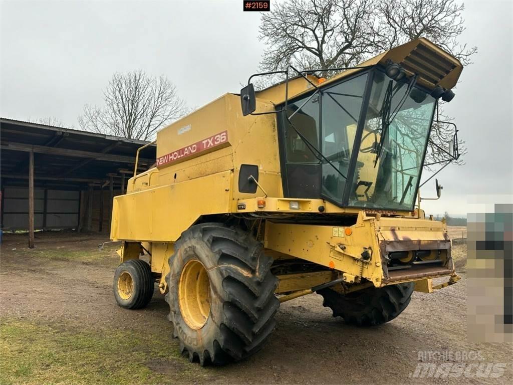 New Holland TX36 Ražas novākšanas kombaini