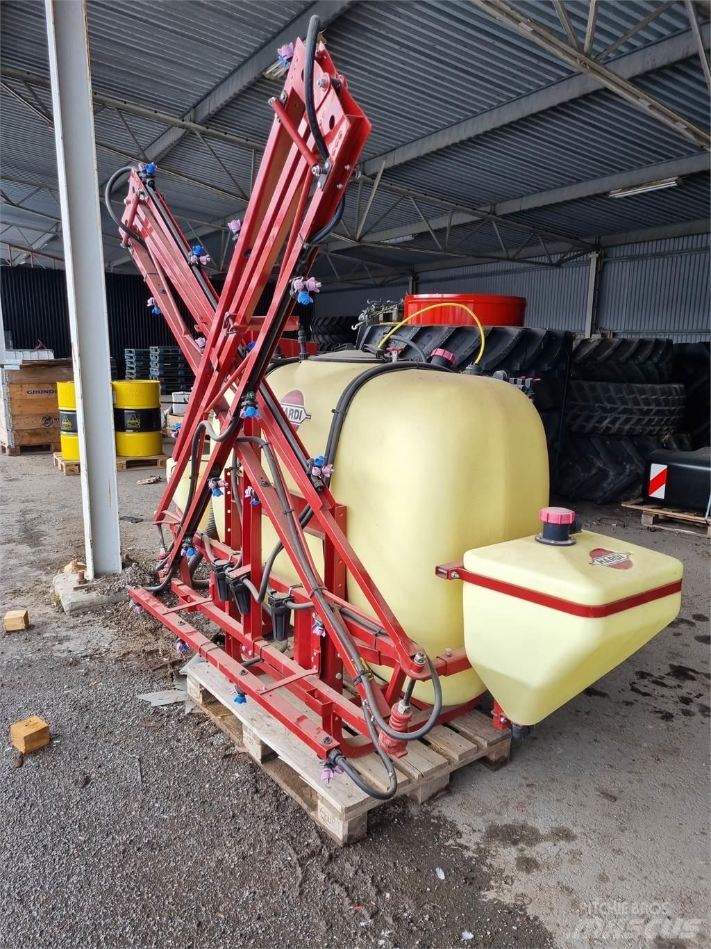Hardi 800 Piekabināmie smidzinātāji(miglotāji)