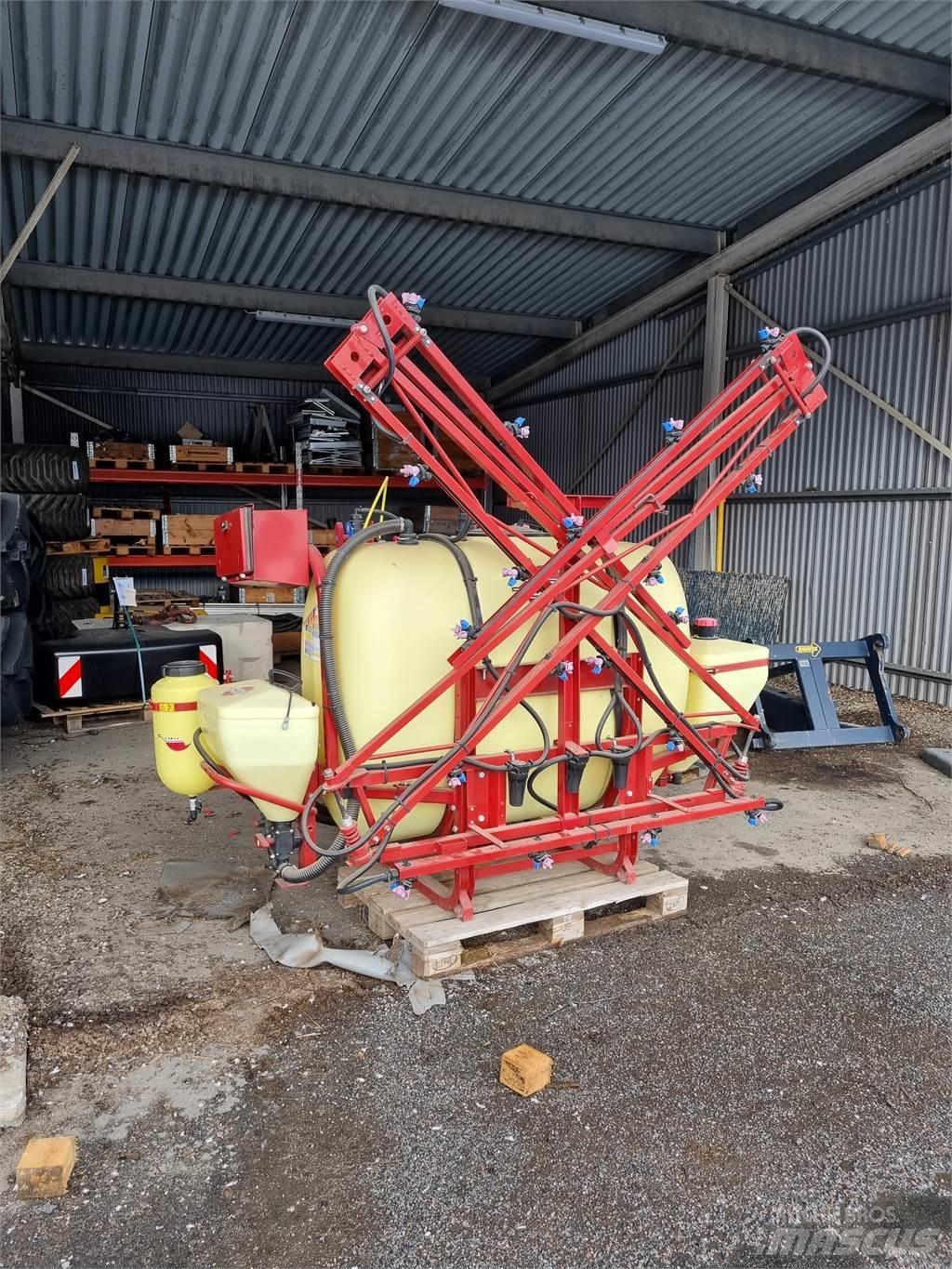 Hardi 800 Piekabināmie smidzinātāji(miglotāji)