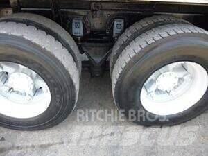 Ford L9000 Pašizgāzējs