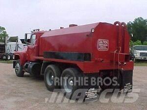 Mack R690ST Ūdens mašīnas