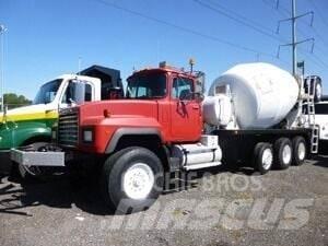 Mack RD690S Citi