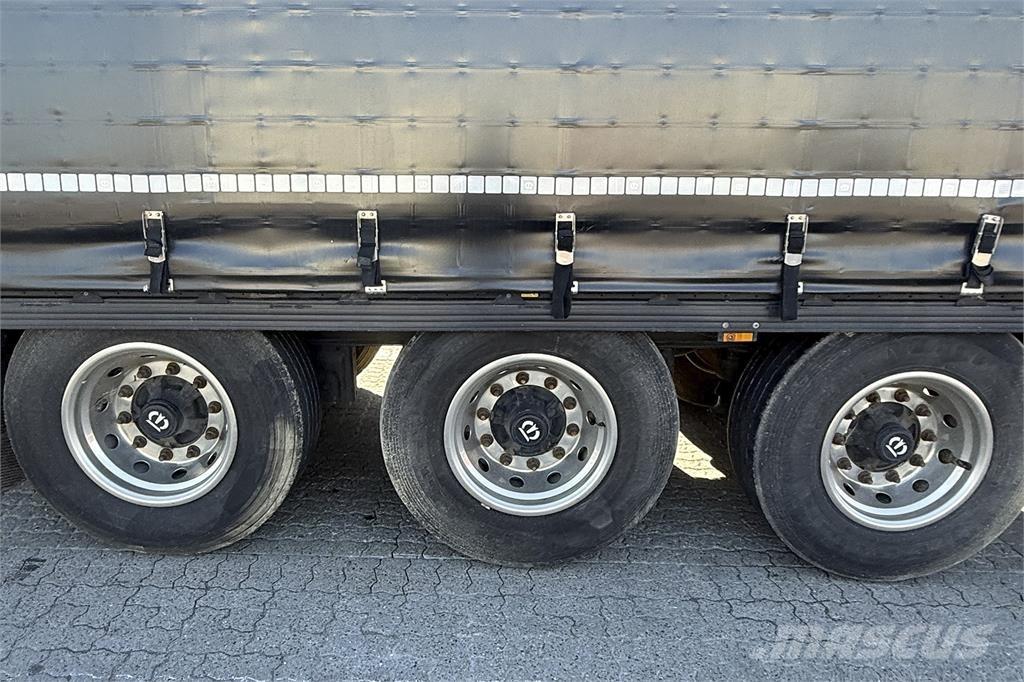 Krone 3 AKS. Tents puspiekabes