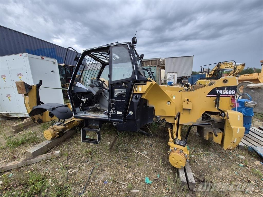CAT TH560B Lauksaimniecības pacēlāji