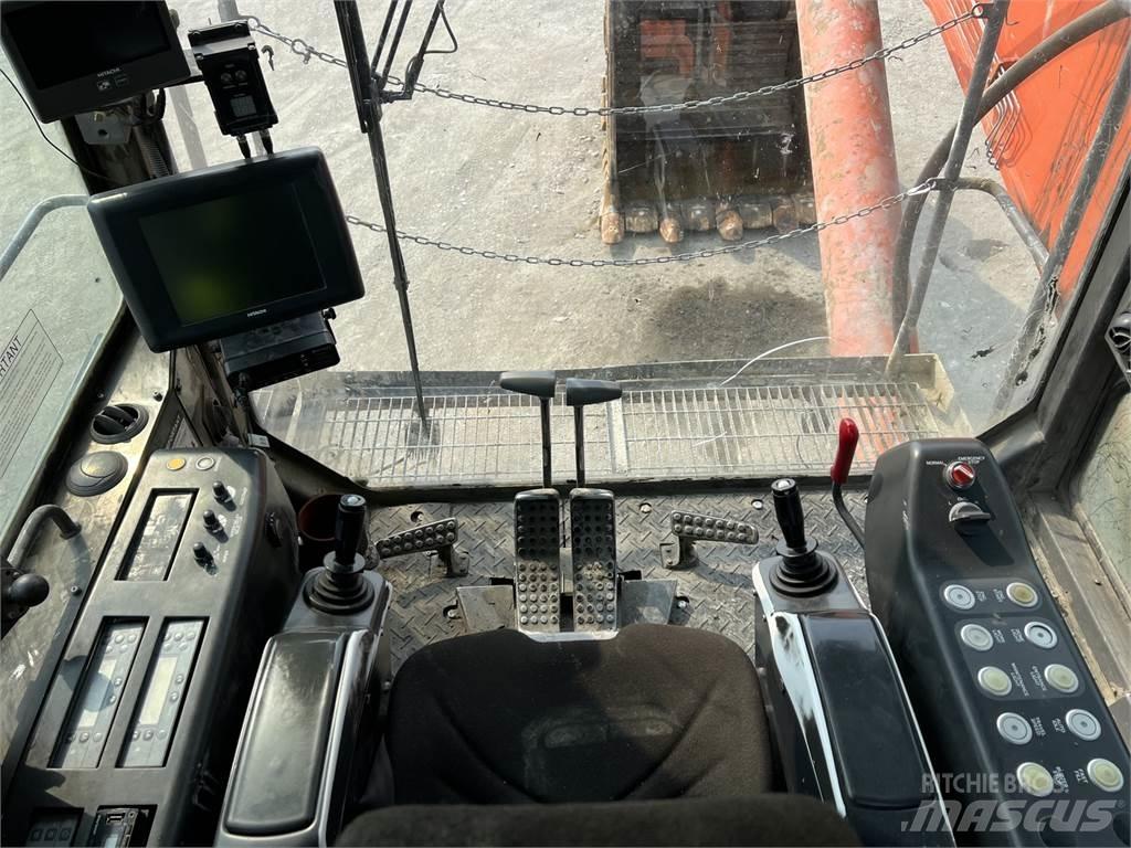 Hitachi EX2600-6 Ekskavatori uz riteņiem