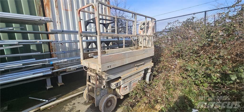 JLG 2630ES Šķerveida pacēlāji