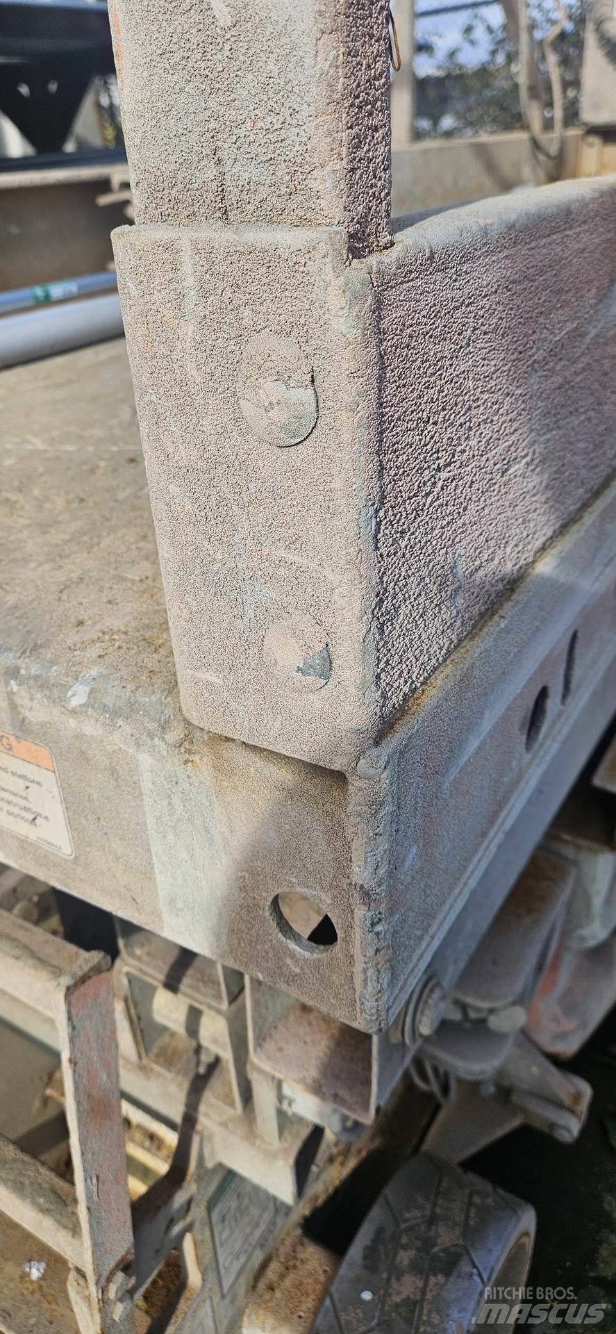 JLG 2630ES Šķerveida pacēlāji