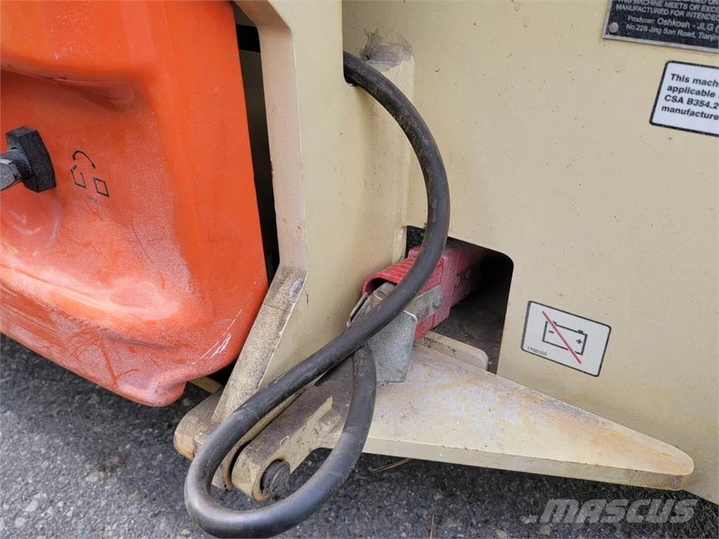 JLG 2646ES Šķerveida pacēlāji