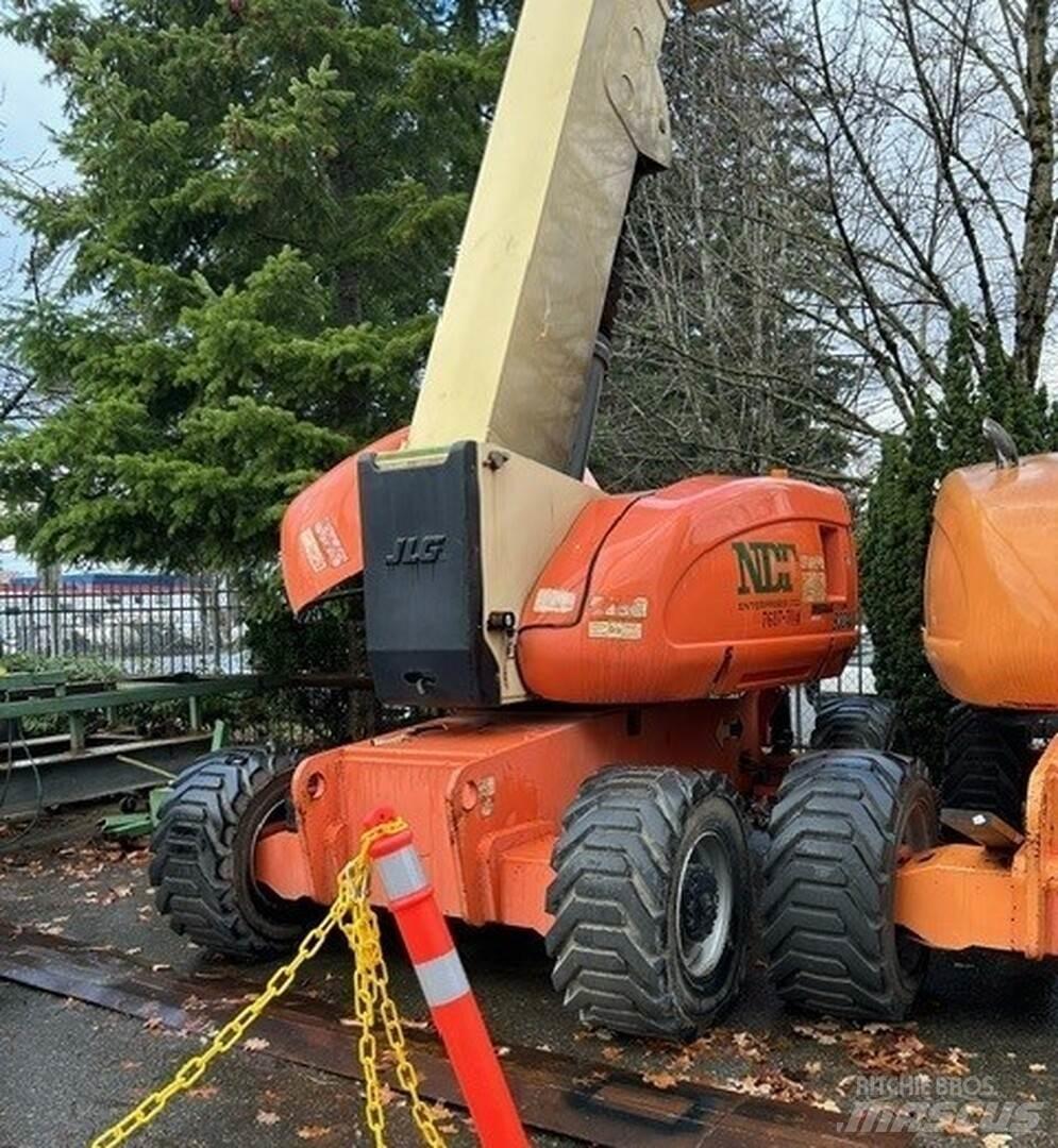 JLG 800AJ Strēles pacēlāji