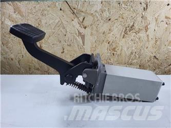 Komatsu 58E-61-00110 Artikulētie pašizgāzēji
