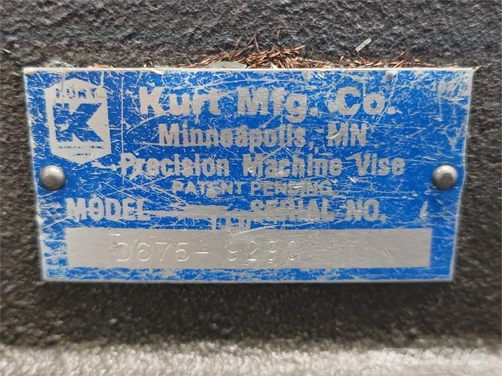  KURT D-675 Būvniecība- Citi