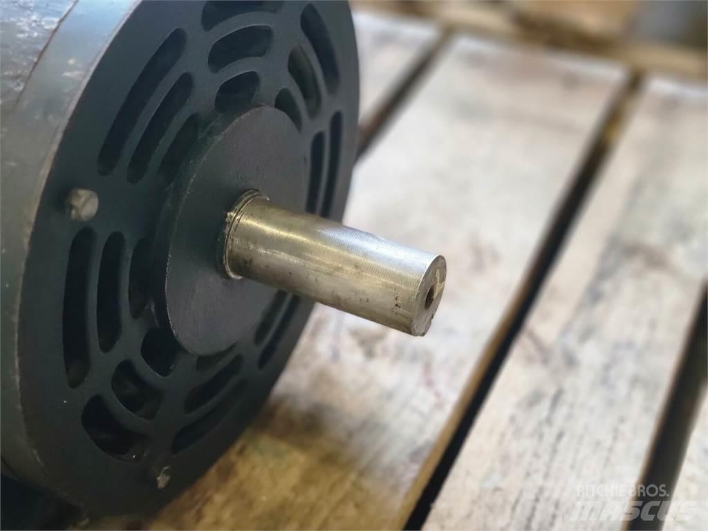  LEESON 215T17DB40 Industriālie dzinēji