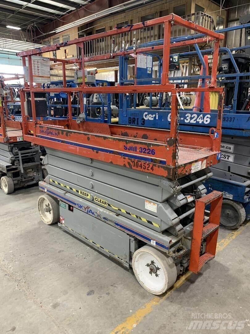 SkyJack SJIII 3226 Šķerveida pacēlāji