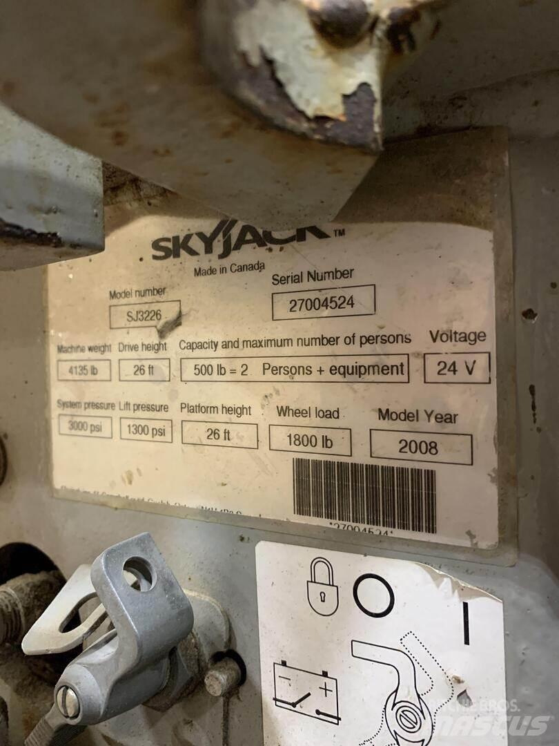 SkyJack SJIII 3226 Šķerveida pacēlāji