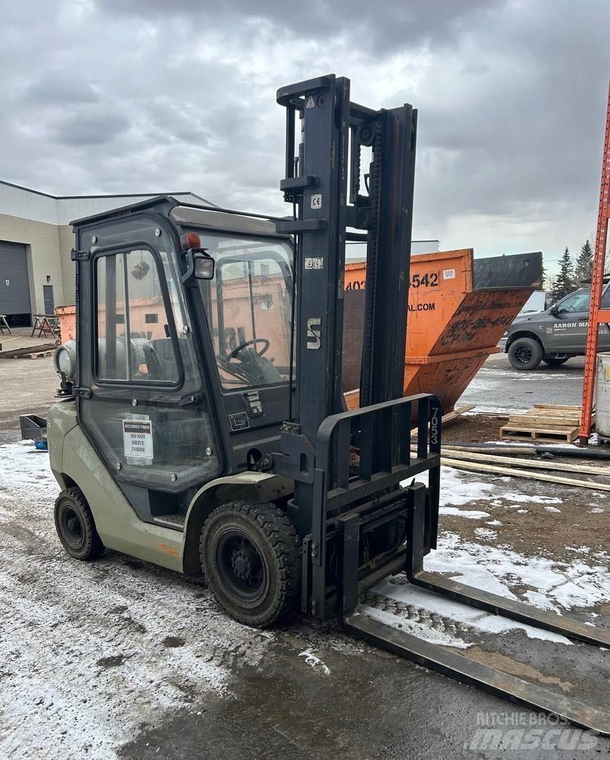 UN Forklift FL25T-JA Būvniecība- Citi
