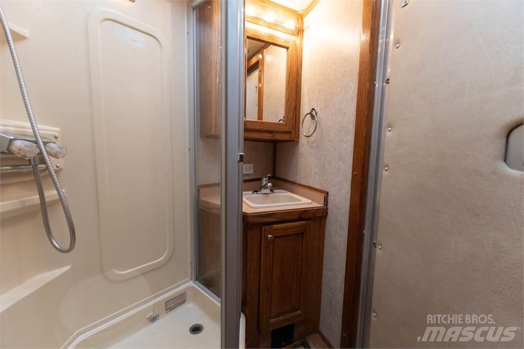 HART 8408LQ Dzīvnieku transportēšanas piekabes