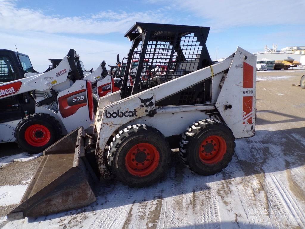 Bobcat 843B Lietoti riteņu kompaktiekrāvēji