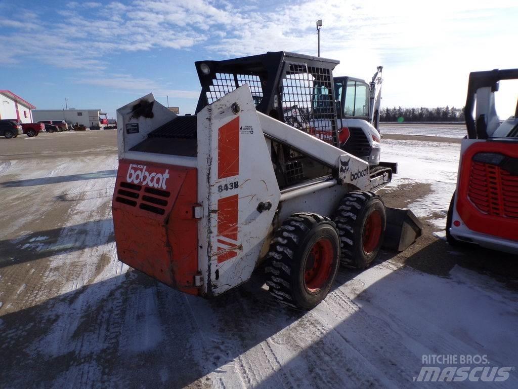 Bobcat 843B Lietoti riteņu kompaktiekrāvēji