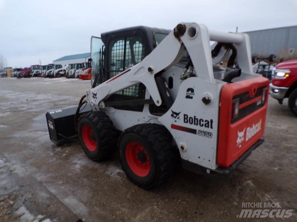 Bobcat S650 Lietoti riteņu kompaktiekrāvēji