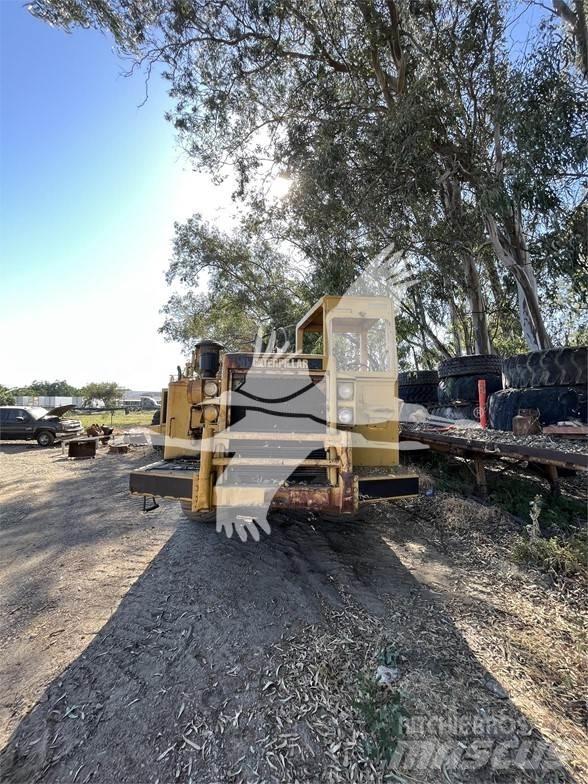 CAT 623B Skrēperi
