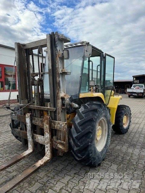 JCB 940-2 Apvidus autokrāvējs