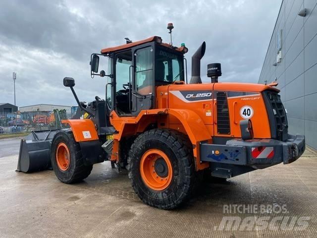 Develon Dl250-5 Iekrāvēji uz riteņiem