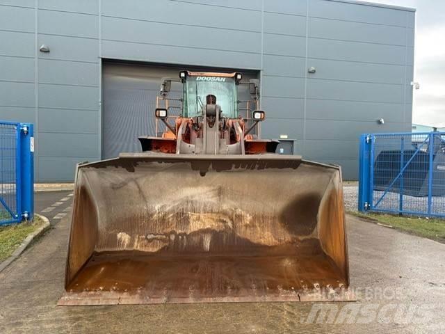 Develon DL450-5 Iekrāvēji uz riteņiem