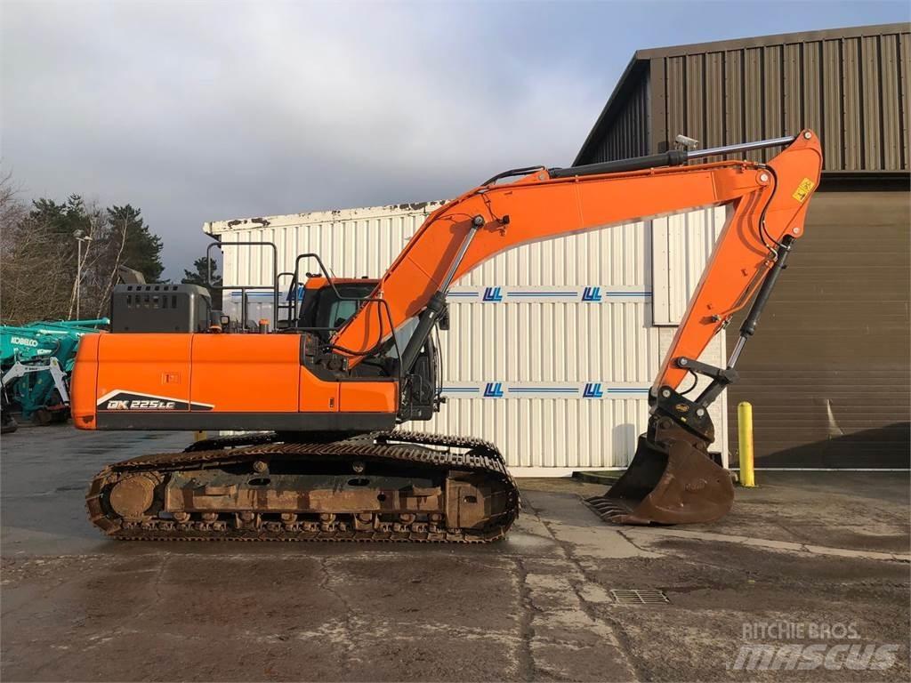 Develon Dx225lc-7 Kāpurķēžu ekskavatori