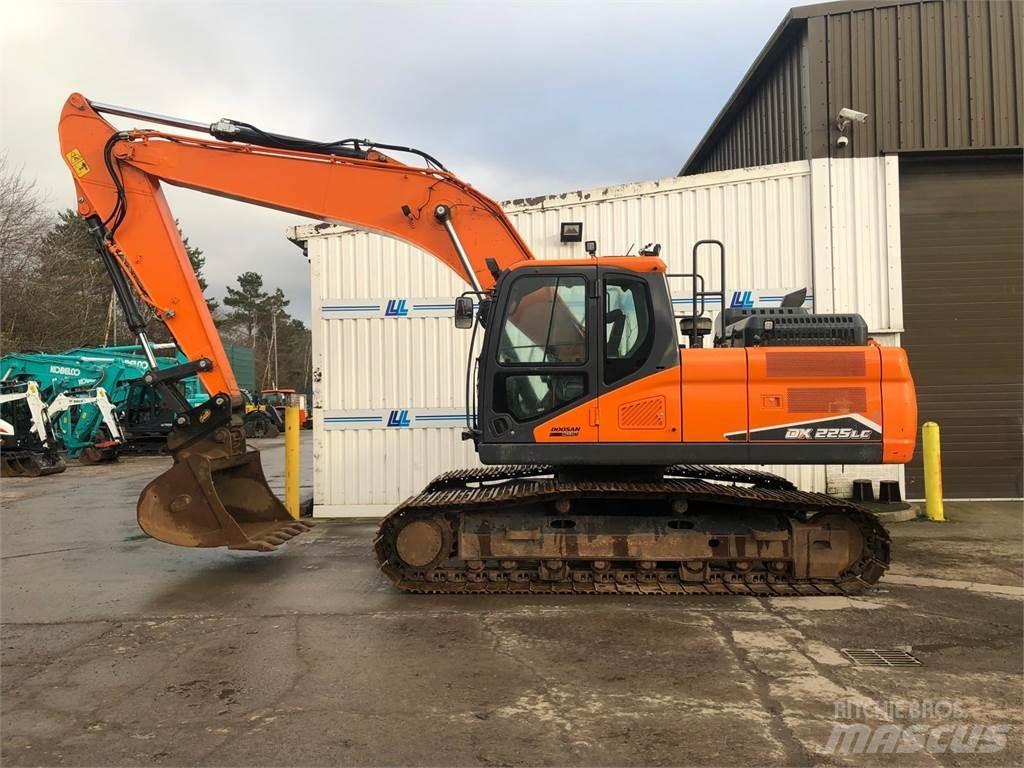Develon Dx225lc-7 Kāpurķēžu ekskavatori