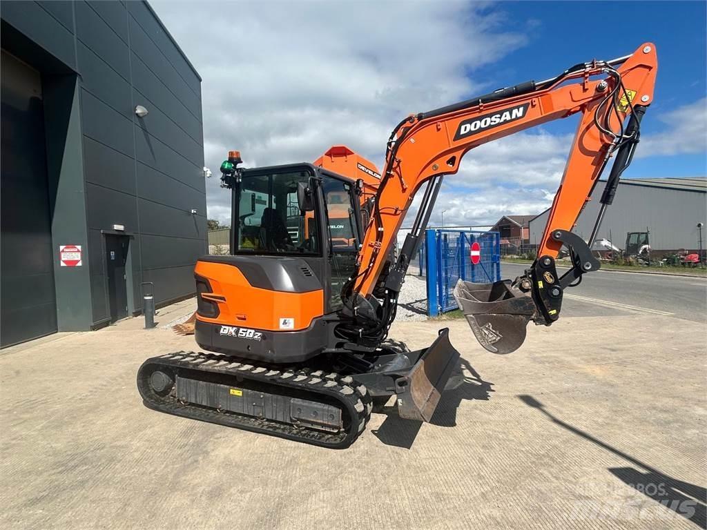 Doosan DX50z Kāpurķēžu ekskavatori