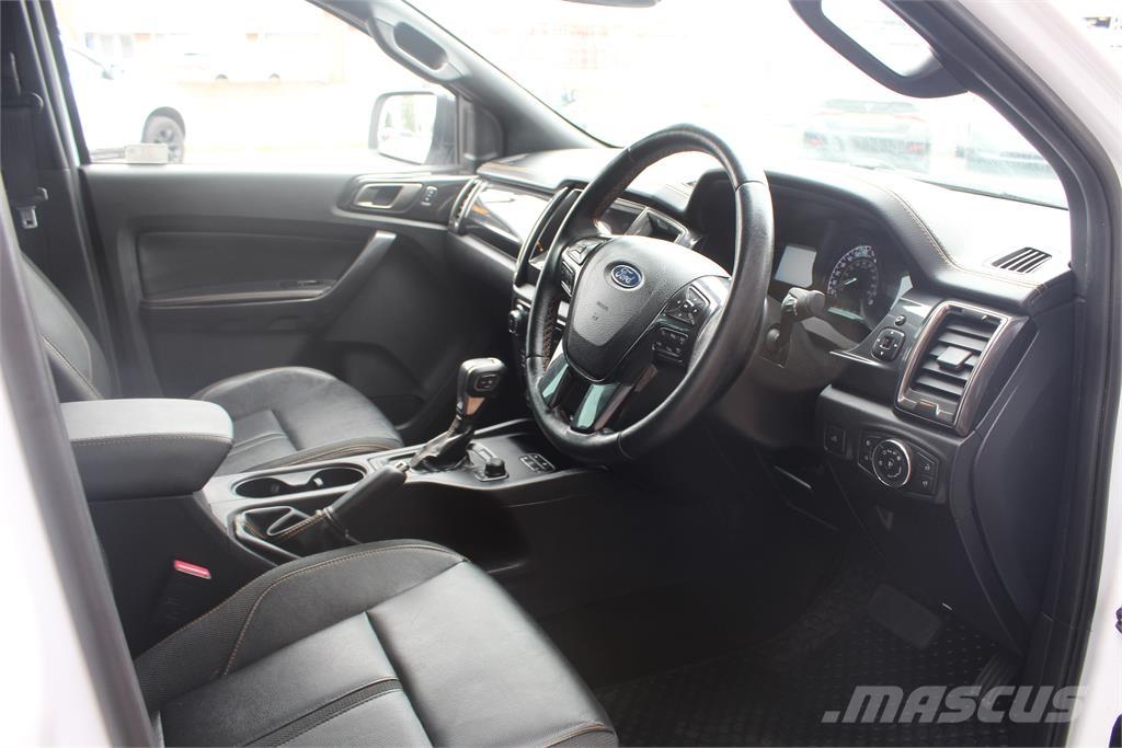 Ford Ranger Wildtrak Vieglais kravas automobilis/izkraušana no sāniem