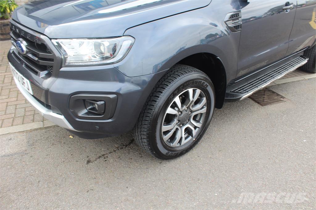 Ford Ranger Wildtrak Vieglais kravas automobilis/izkraušana no sāniem