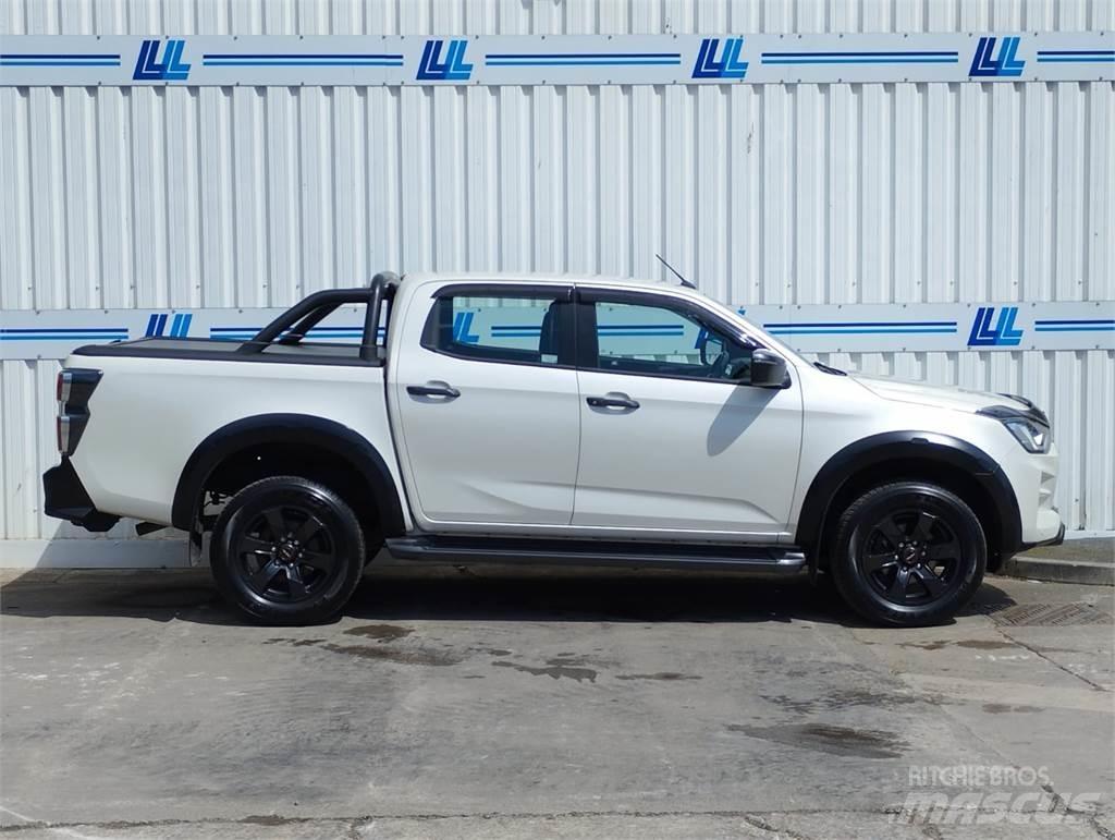 Isuzu V-Cross Vieglais kravas automobilis/izkraušana no sāniem