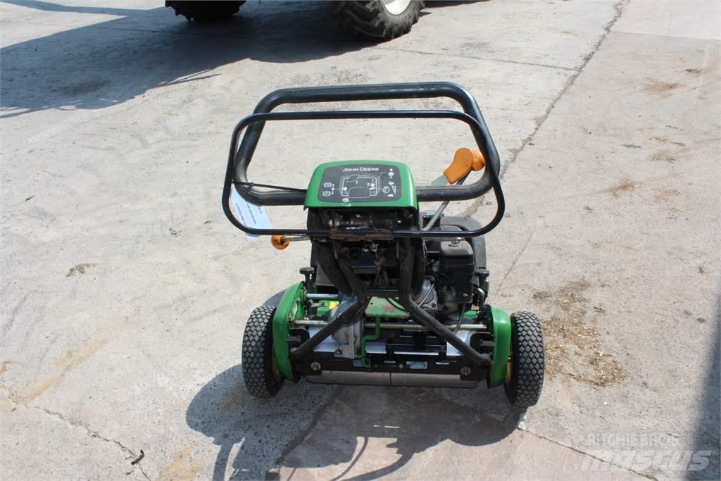 John Deere 220B Stumjamās pļaujmašīnas