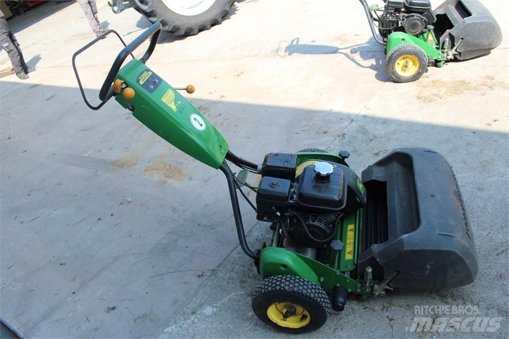 John Deere 220B Stumjamās pļaujmašīnas