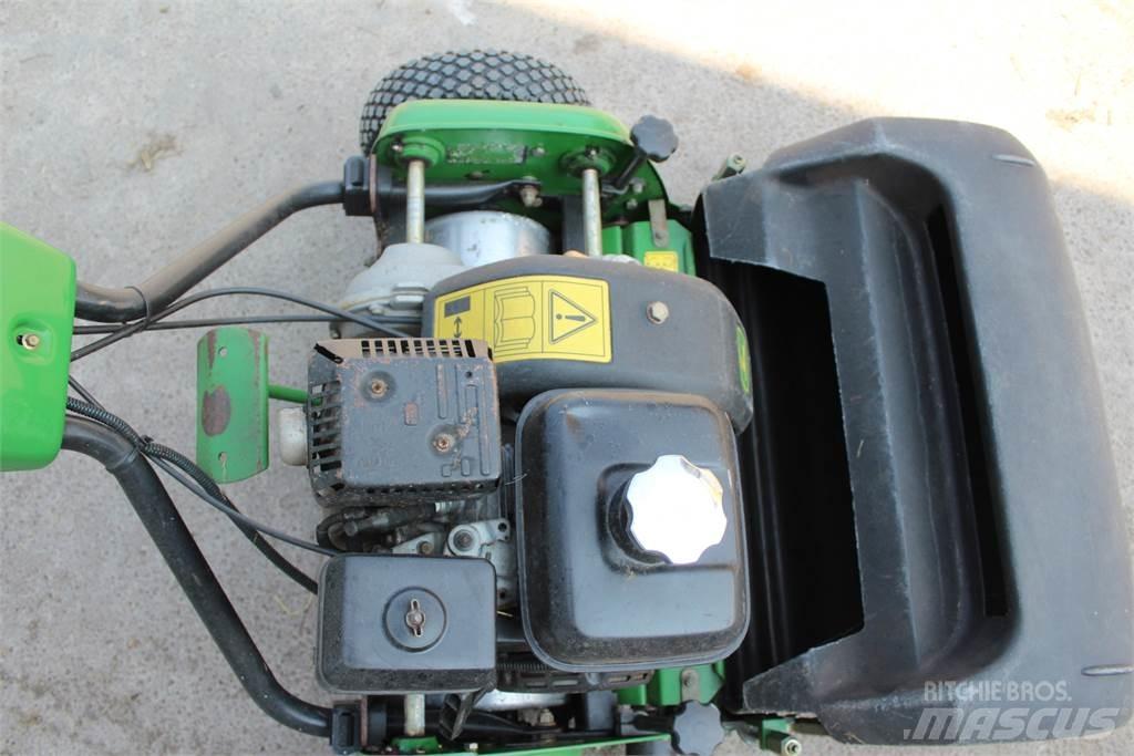 John Deere 220B Stumjamās pļaujmašīnas
