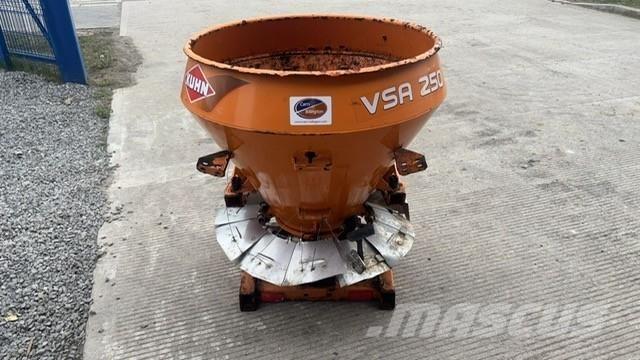Kuhn Spreader Minerālmēslu izkliedētāji