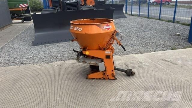 Kuhn Spreader Minerālmēslu izkliedētāji