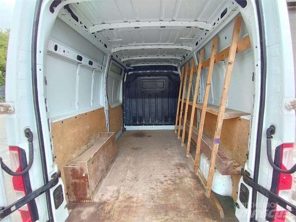 Vauxhall Movano Vieglais kravas automobilis/izkraušana no sāniem