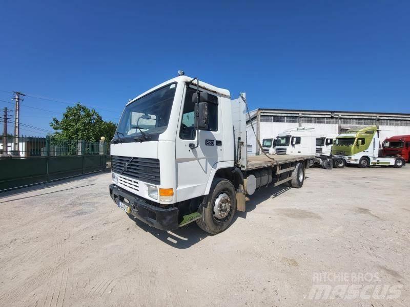 Volvo FL7 Platformas/izkraušana no sāniem
