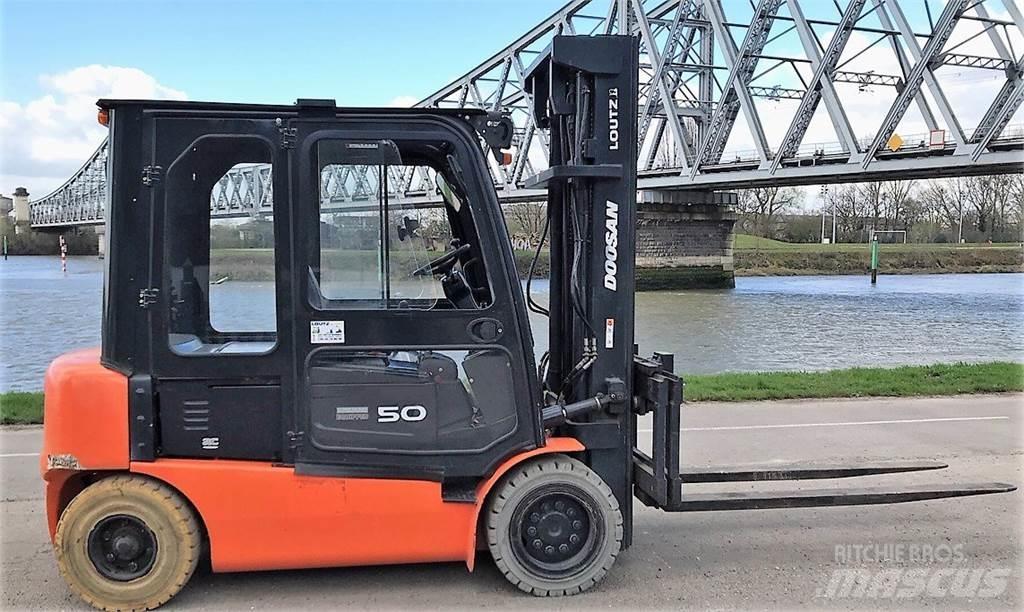Doosan B50X-5 Autokrāvēji - citi