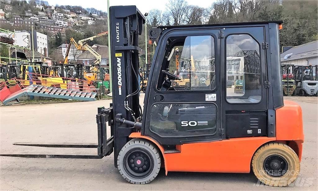 Doosan B50X-5 Autokrāvēji - citi