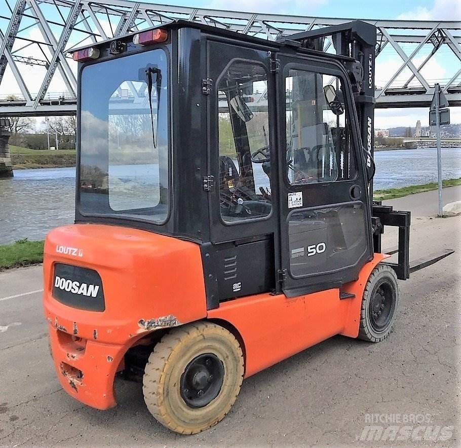 Doosan B50X-5 Autokrāvēji - citi