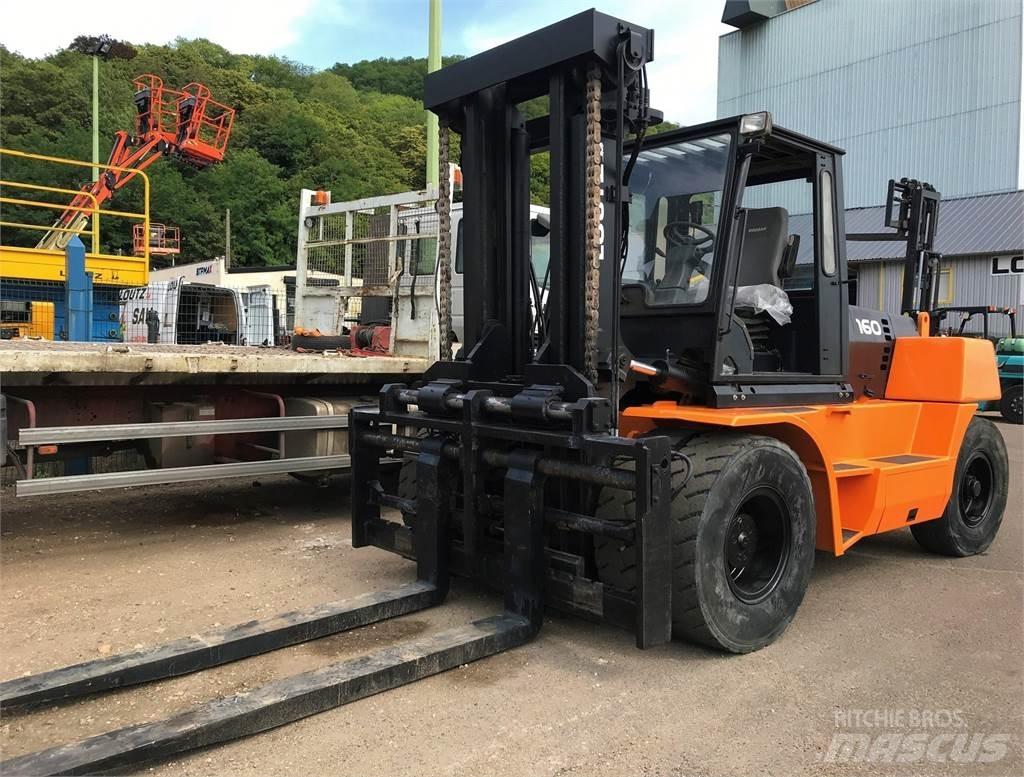 Doosan DL160 Tehnika ar dīzeļa dzinēju