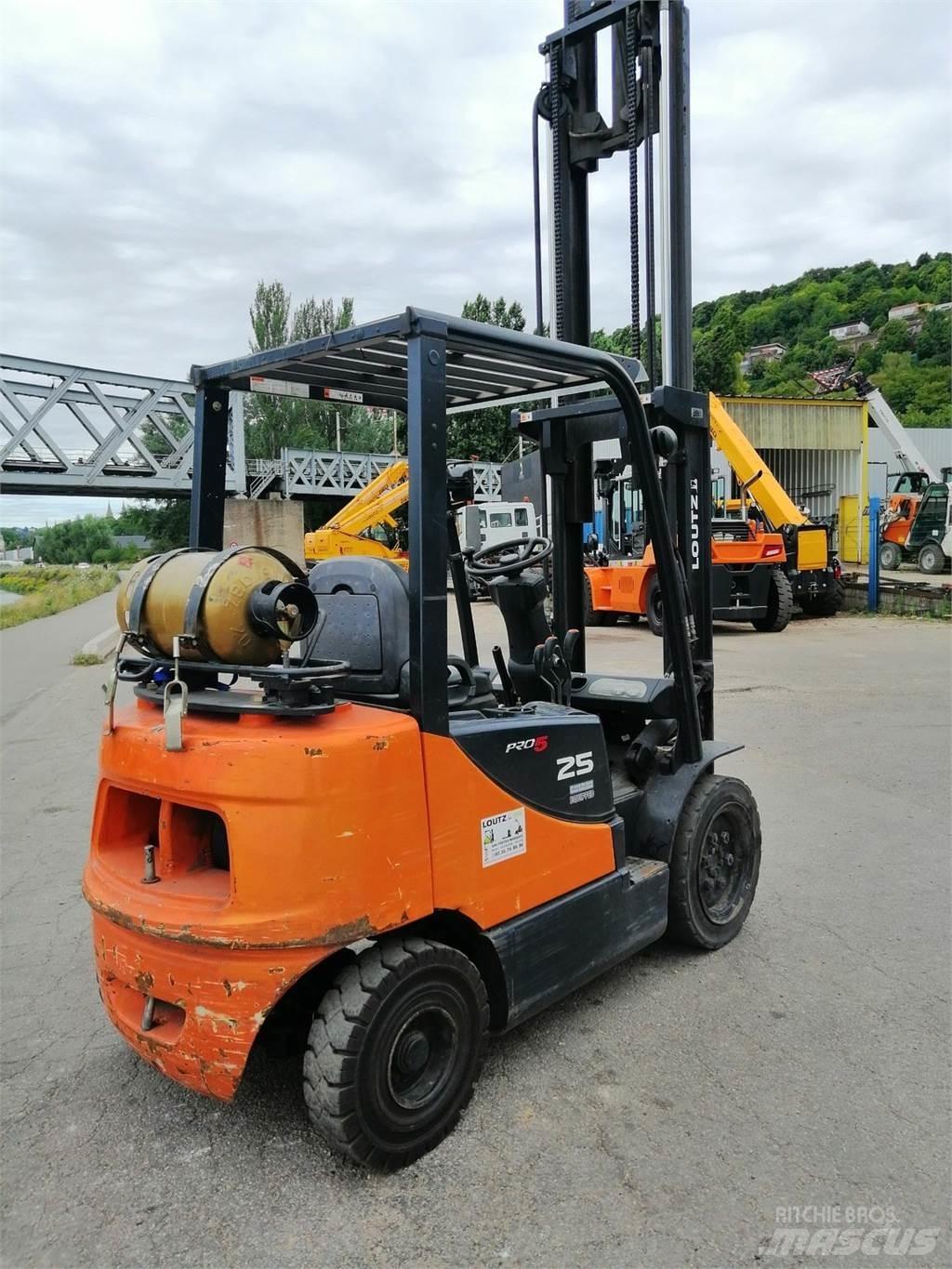 Doosan G25P-5 Autokrāvēji - citi