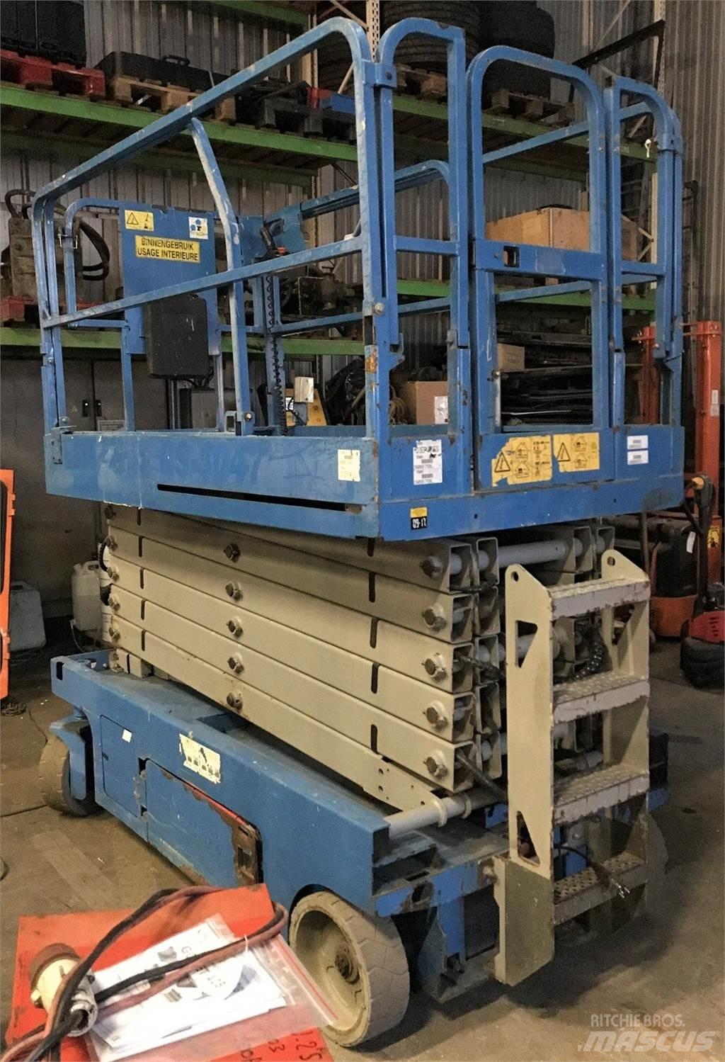 Genie GS-4047 Šķerveida pacēlāji