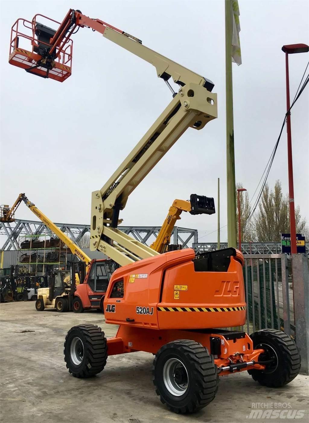 JLG 520AJ Citi pacēlāji un platformas