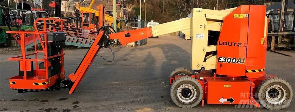 JLG E300AJ Citi pacēlāji un platformas