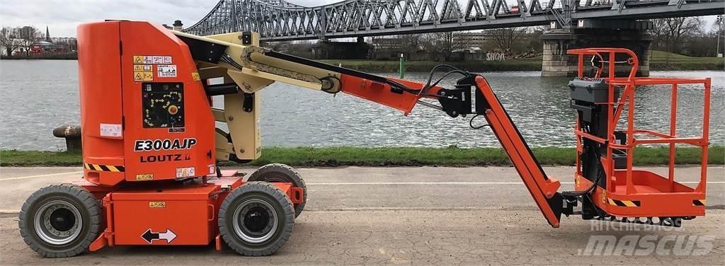 JLG E300AJP Citi pacēlāji un platformas